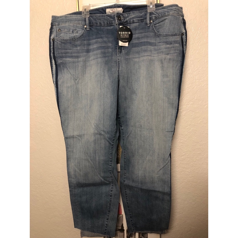 Torrid Light Wash Skinny Jeans